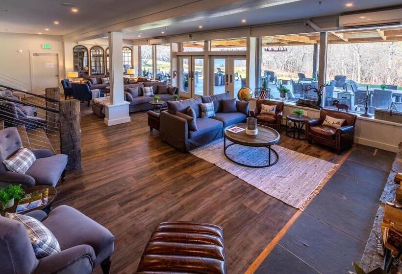 هتل Mountain Meadows Lodge