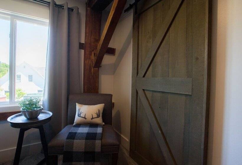 هتل Mountain Meadows Lodge