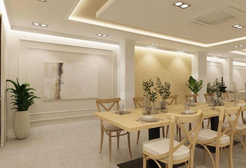 ホテル Mużakowski