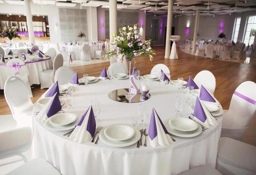 ホテル Mużakowski