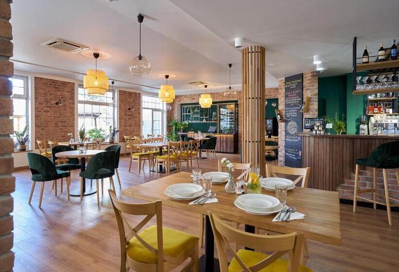 ホテル Mużakowski