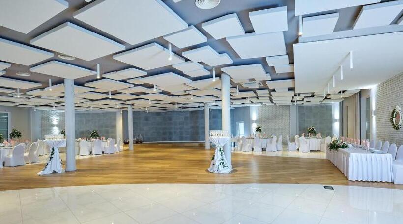 ホテル Mużakowski