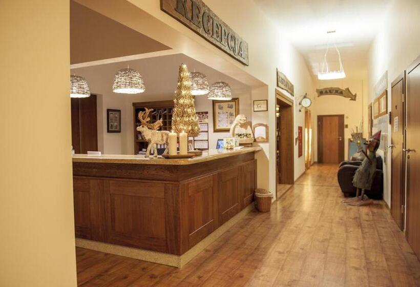 호텔 Na Skarpie   Charzykowy