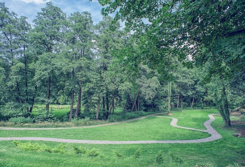 בית מלון כפרי Niemcza Wino & Spa