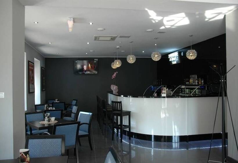 בית מלון כפרי Opera