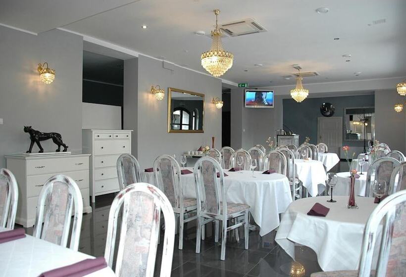 בית מלון כפרי Opera