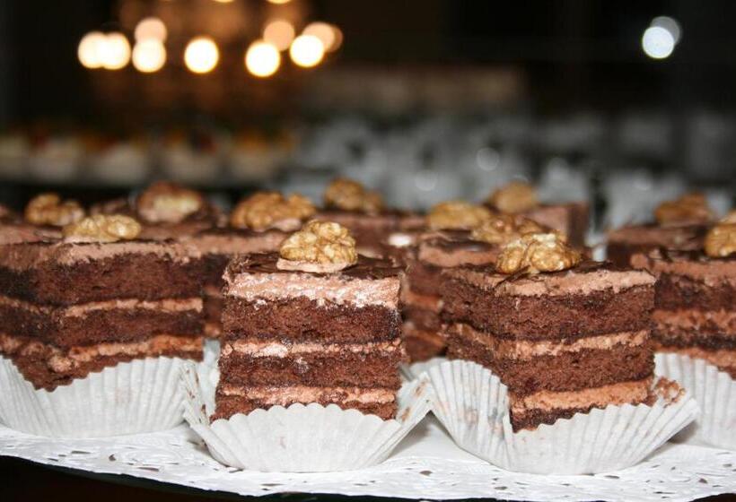 בית מלון כפרי Opera