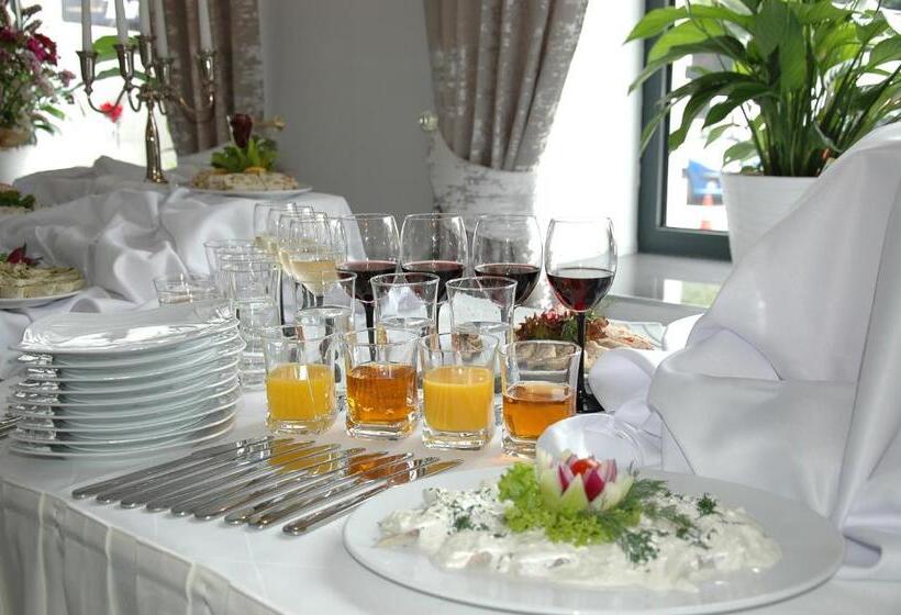 בית מלון כפרי Opera