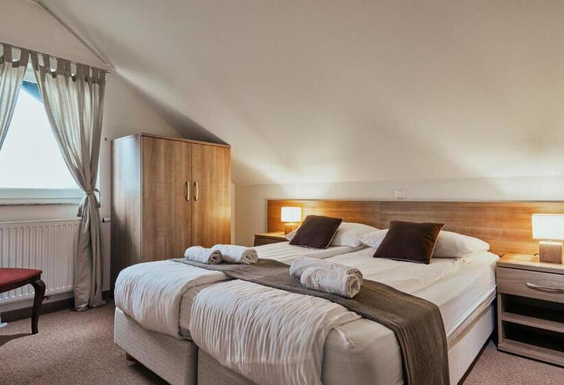 هتل Rooms & Restaurant Ostarija