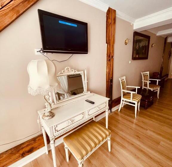 ホテル Pałac Biedrusko