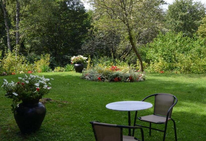 ホテル Pałac Myśliwski Orle Solutions