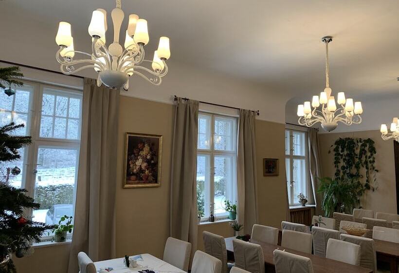 ホテル Pałac Myśliwski Orle Solutions