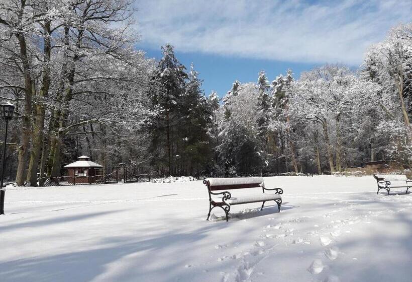 هتل Pałac Myśliwski W Antoninie