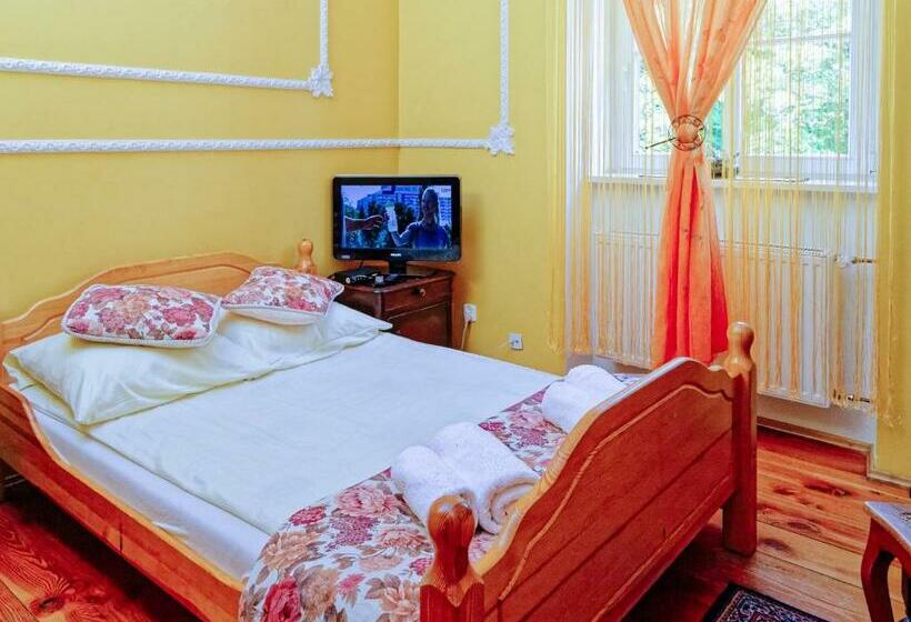 ホテル Pałac Pensjonat Ptaszynka