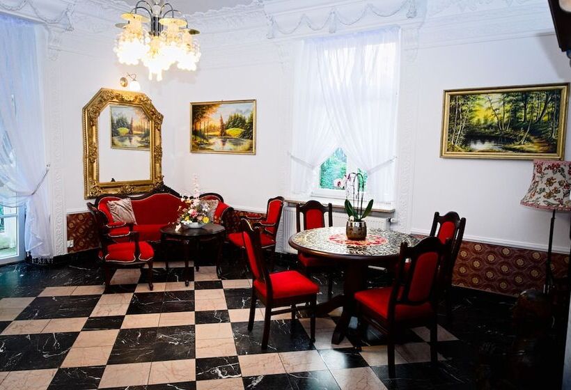Pałac Tarnowskich Hotel & Restauracja & Spa