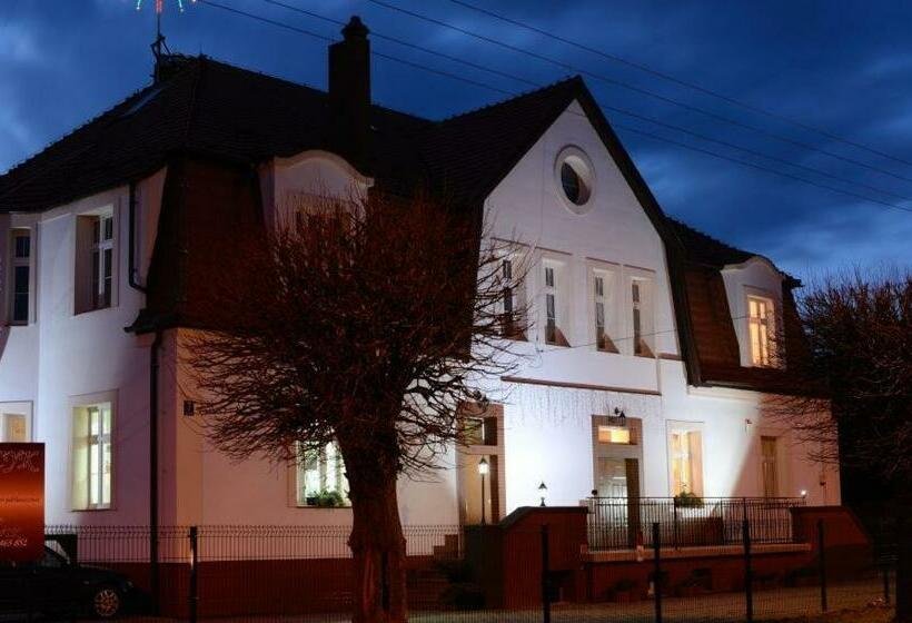 فندق Pałacyk W Pakości