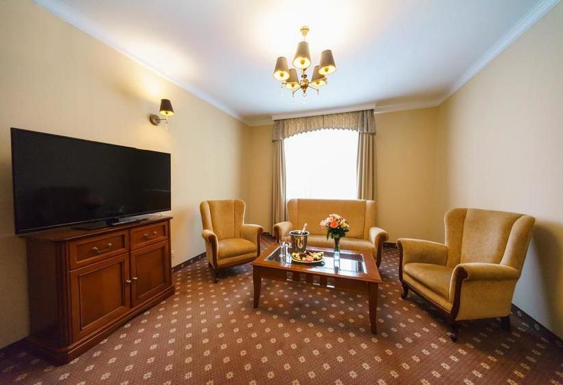 فندق Pan Tadeusz