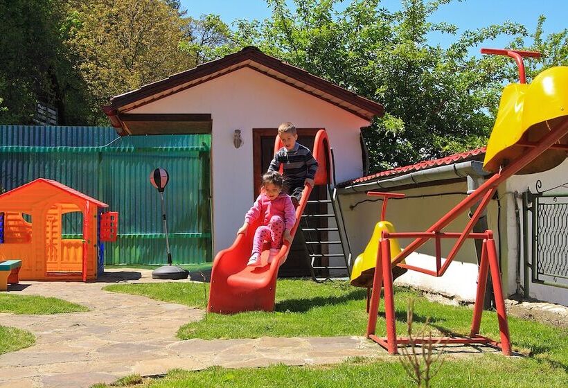 酒店 Pensiunea Cristina & Spa