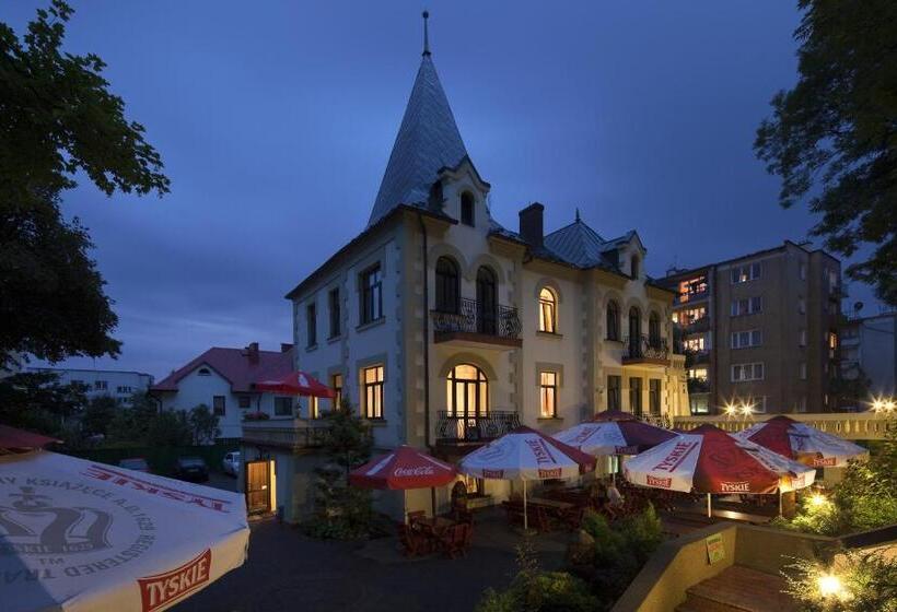 فندق Pensjonat Zamek Dersława