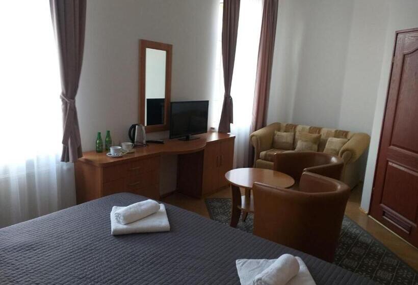 酒店 Pensjonat Zamek Dersława