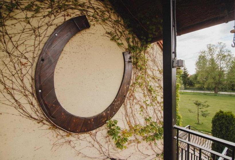 Отель Podkowa Modliszów