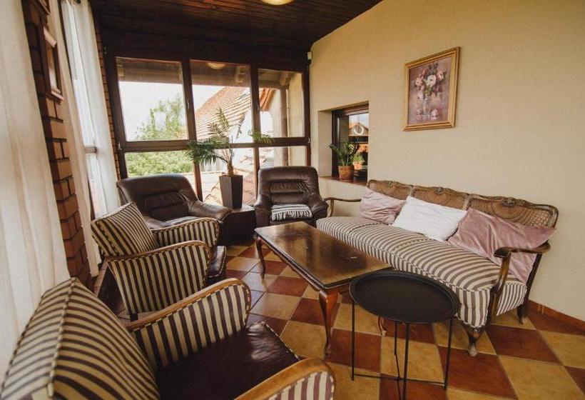 Отель Podkowa Modliszów