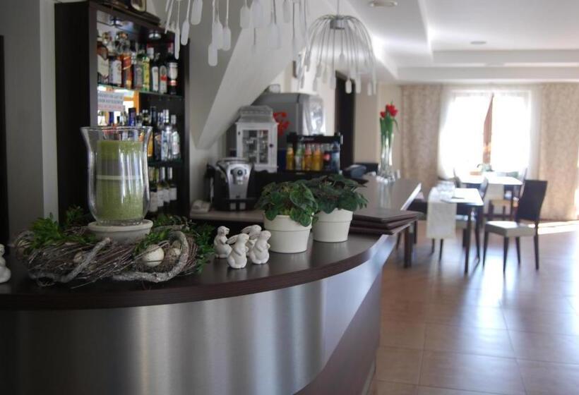 فندق Restauracja Cztery Pory Roku