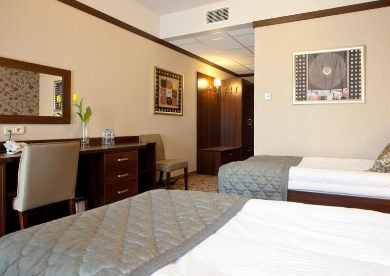 בית מלון כפרי Restauracja Platan