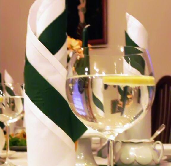 酒店 Restauracja Varia