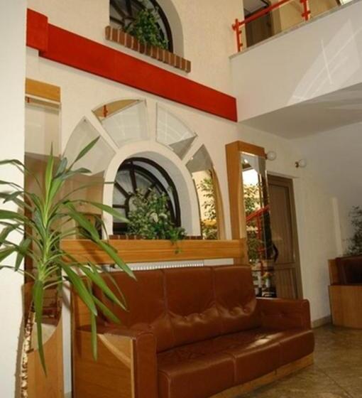 酒店 Restauracja Varia