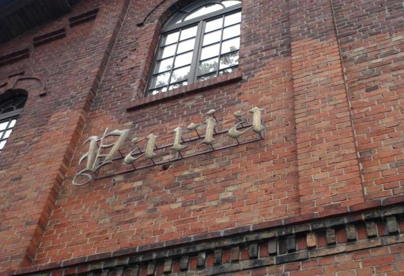 酒店 Restauracja Varia