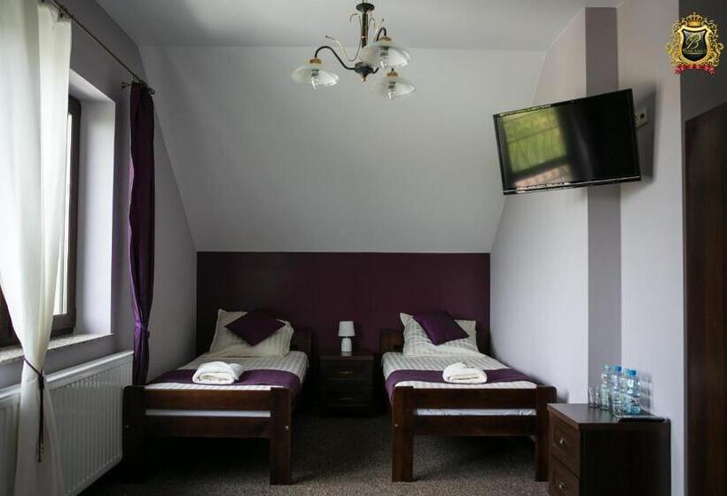 فندق Rezydencja Bakamus