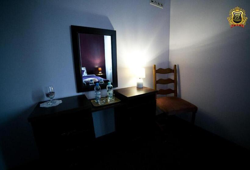 فندق Rezydencja Bakamus