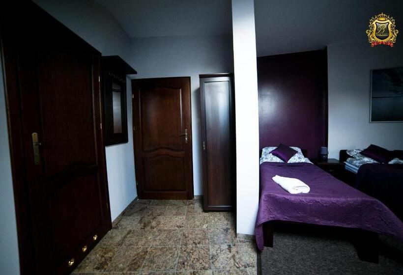 فندق Rezydencja Bakamus