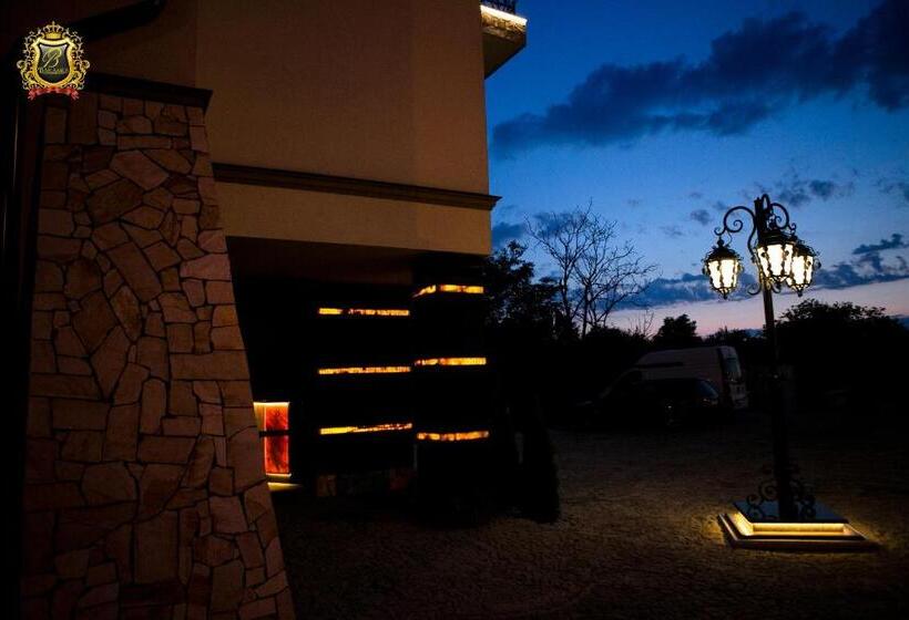 فندق Rezydencja Bakamus