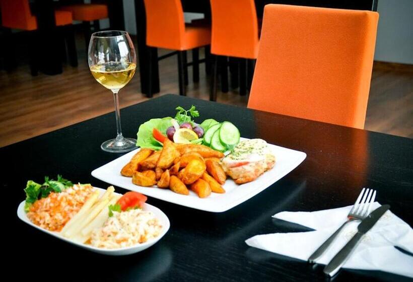 בית מלון כפרי Rezydencja Lux