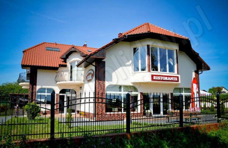 בית מלון כפרי Rezydencja Lux