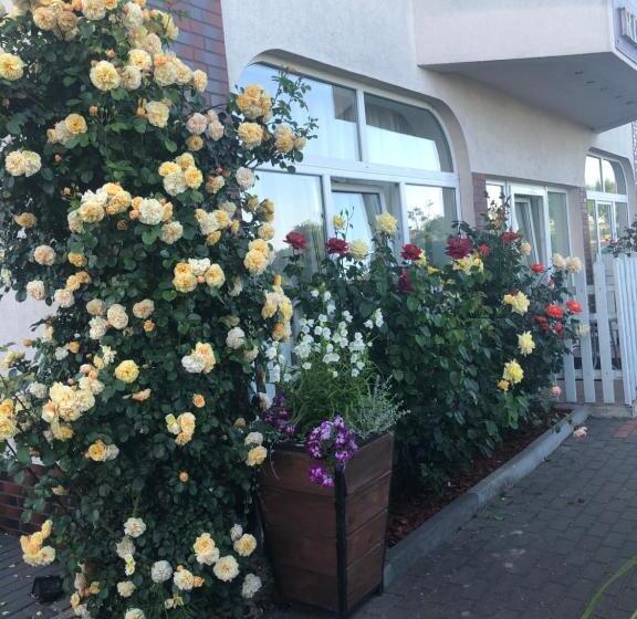 בית מלון כפרי Rezydencja Lux