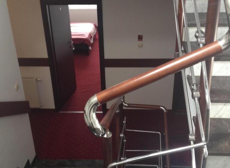 בית מלון כפרי Rezydencja Lux