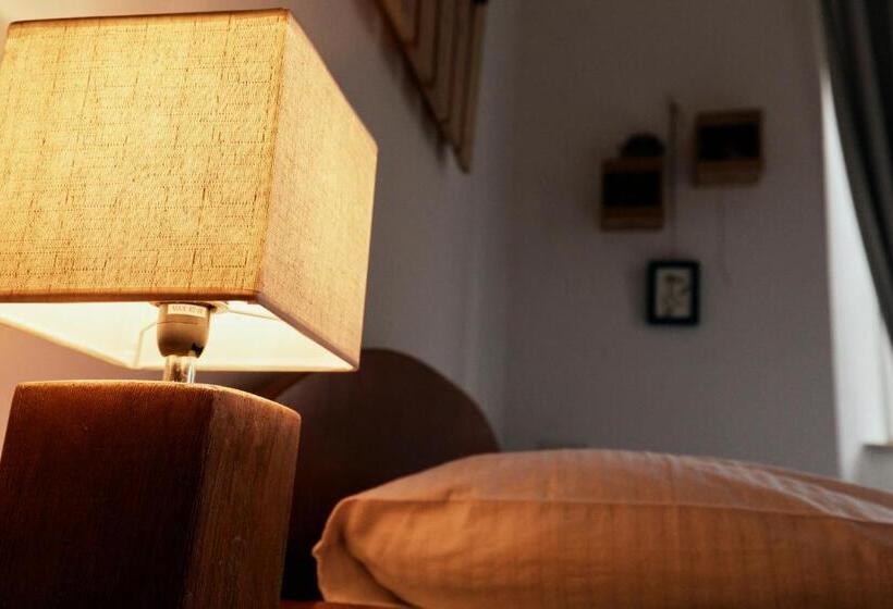 هتل Rooms & Restaurant Ostarija