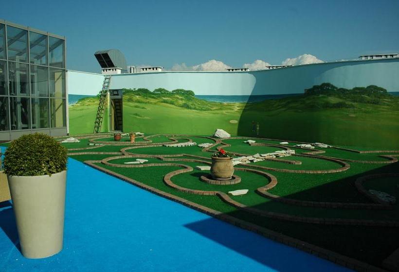 Отель Sandra Spa Pogorzelica & Aquapark