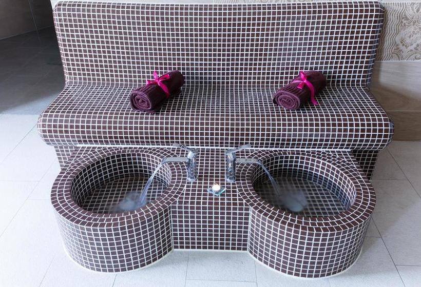 هتل Sanvit Lake Resort & Spa