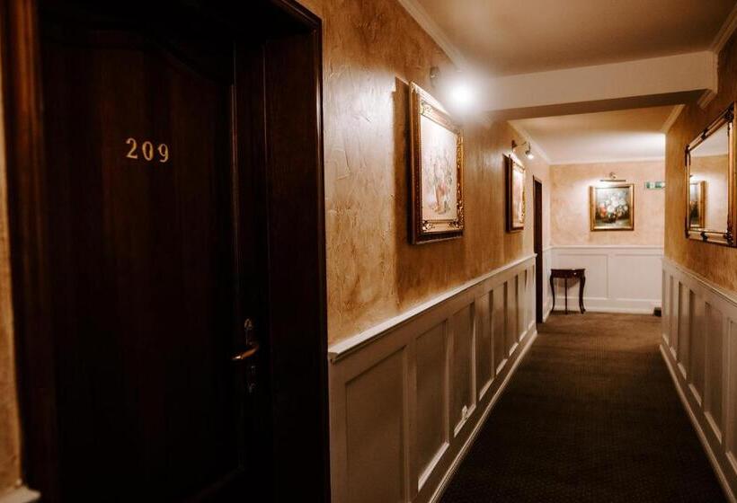 בית מלון כפרי Senator