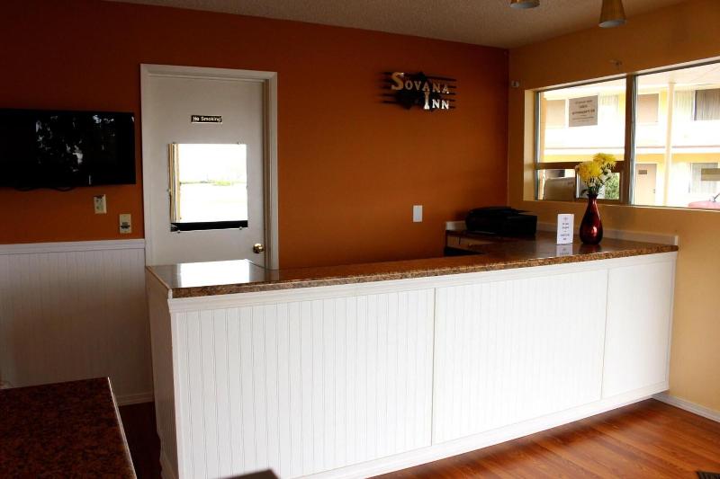 Отель Sovana Inn