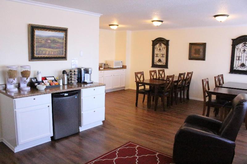 Отель Sovana Inn