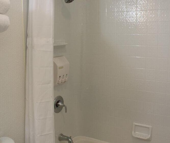 Отель Sovana Inn