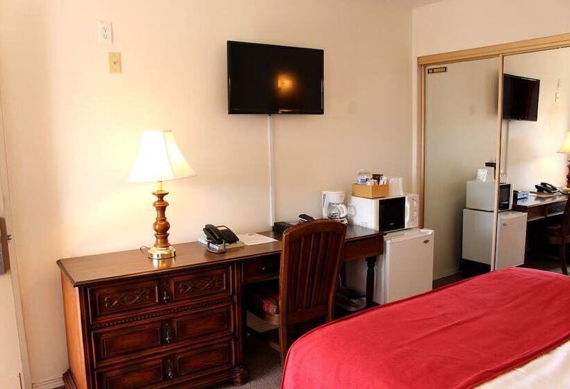 Отель Sovana Inn