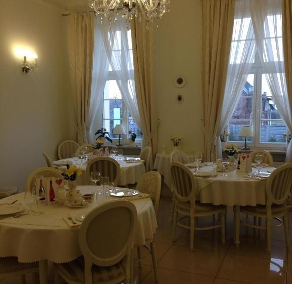 ホテル Spa Akacjowy Dwór