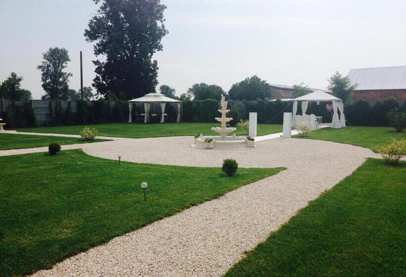 ホテル Spa Akacjowy Dwór