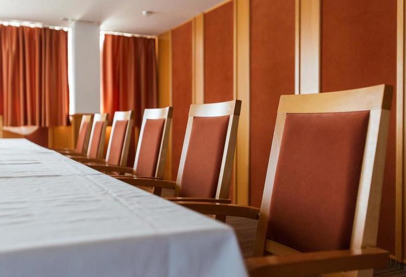 Отель Szent János